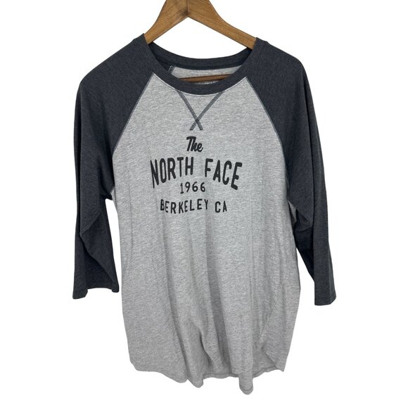 The North Face Lot of 2 Raglan Sleeve Classic Fit Graphic T-Shirts L - Picture 7 of 15